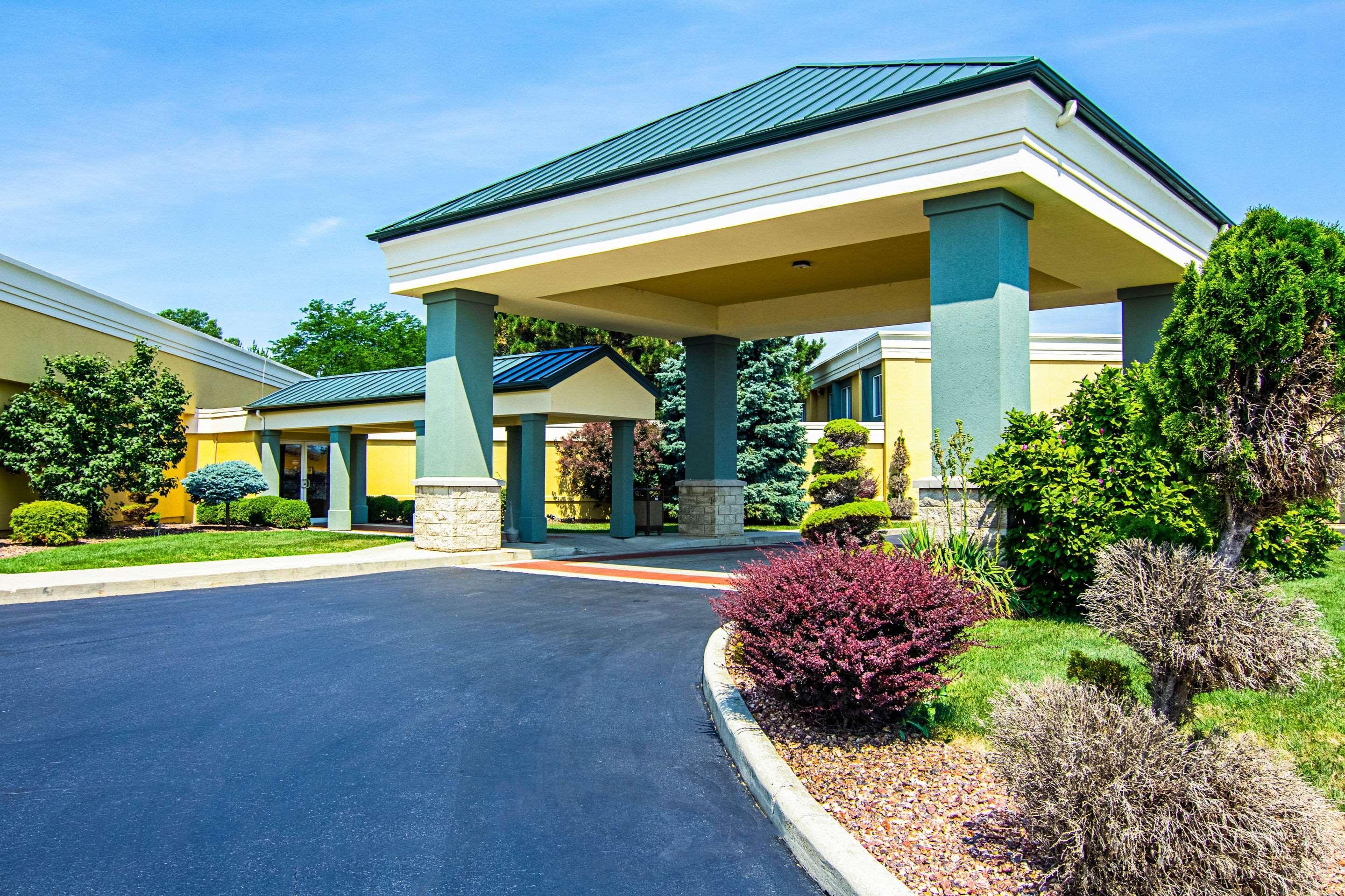 Quality Inn 2*